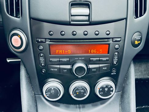 Used 2014 Nissan 370Z Touring w/ Sport Package image 40