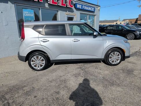 Used 2020 Kia Soul LX FWD image 6