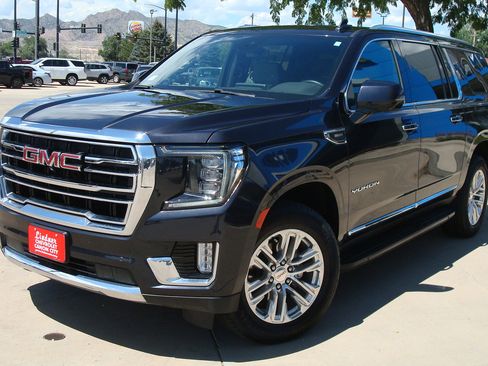 Used 2023 GMC Yukon XL SLT w/ SLT Luxury Package image 1