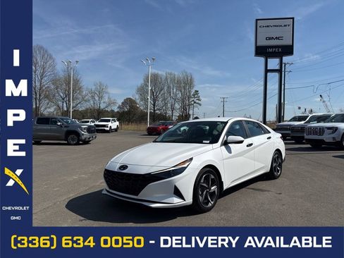 Used 2023 Hyundai Elantra SEL w/ Convenience Package image 1