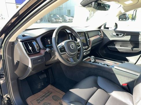 Certified 2023 Volvo XC60 B5 Plus image 10