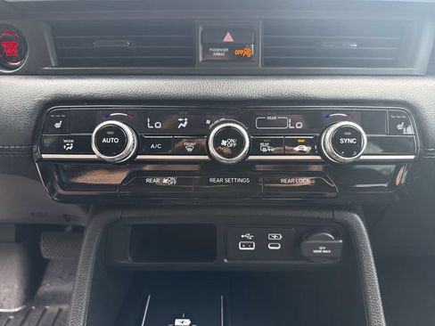Used 2025 Honda Pilot EX-L image 17