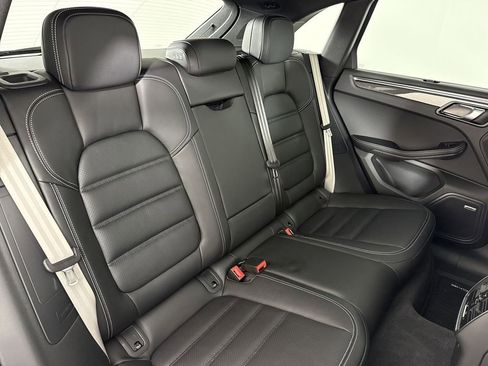 Certified 2025 Porsche Macan GTS image 23