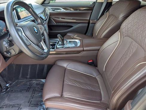 Used 2022 BMW 750i xDrive AWD/4WD image 17