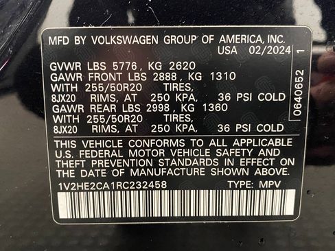 Used 2024 Volkswagen Atlas Cross Sport SE AWD/4WD image 33