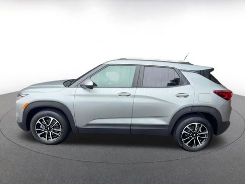 Used 2025 Chevrolet TrailBlazer LT image 9