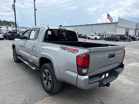Used 2019 Toyota Tacoma TRD Sport AWD/4WD image 6