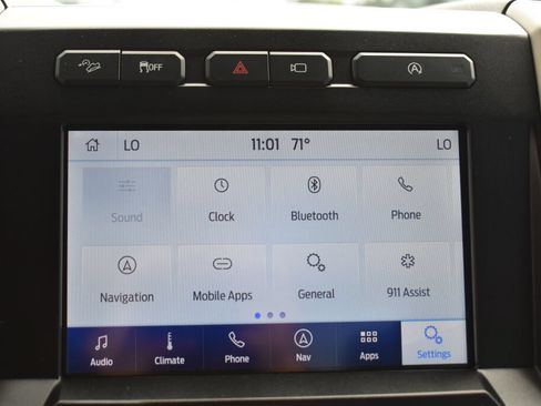 Used 2019 Ford F150 Platinum w/ Equipment Group 701A Luxury AWD/4WD image 11
