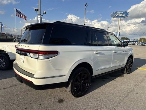Used 2023 Lincoln Navigator L Black Label image 5