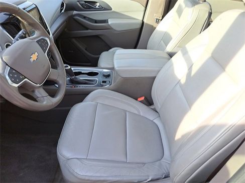 Used 2018 Chevrolet Traverse Premier image 25