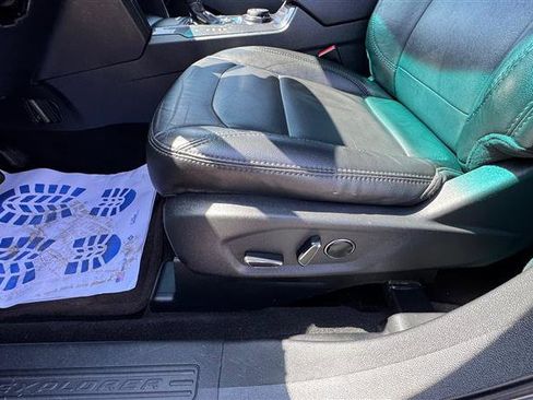 Used 2016 Ford Explorer XLT w/ Equipment Group 202A image 34