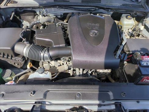 Used 2021 Toyota Tacoma TRD Off-Road w/ Technology Package image 21