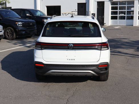 Used 2025 Volkswagen Taos S FWD image 9