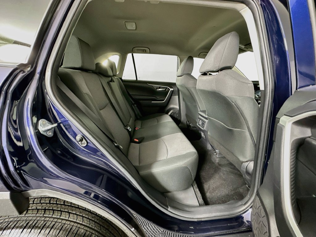 Used 2025 Toyota RAV4 XLE FWD image 25