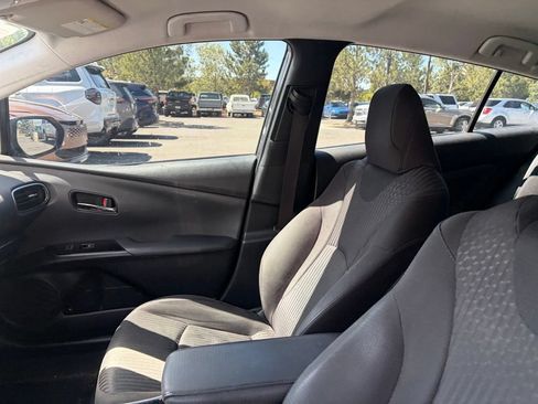 Used 2018 Toyota Prius Three FWD image 20