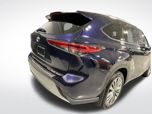 Used 2020 Toyota Highlander Platinum image 13
