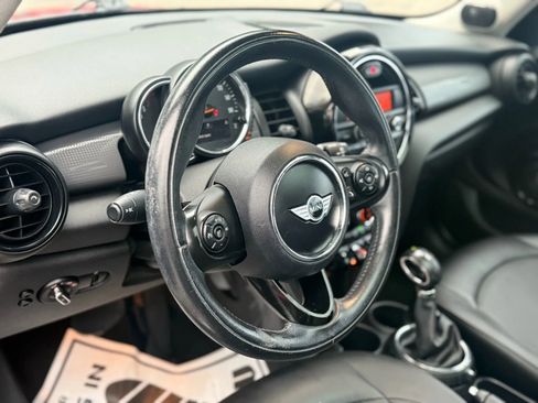 Used 2015 MINI Cooper 4-Door Hardtop image 11
