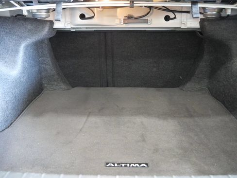 Used 2025 Nissan Altima 2.5 SV FWD image 23