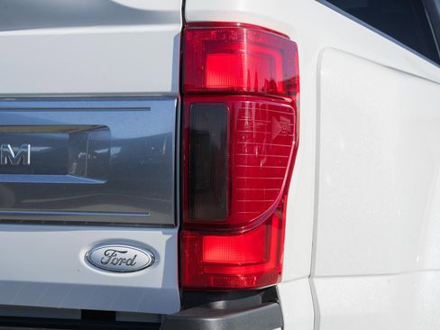 Certified 2022 Ford F450 Platinum w/ FX4 Off-Road Package image 6