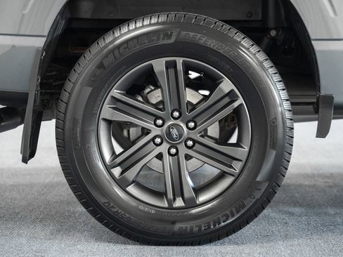 Certified 2021 Ford F150 Lariat w/ Equipment Group 502A High image 18