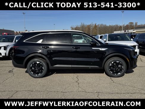 New 2026 Kia Sorento S image 2