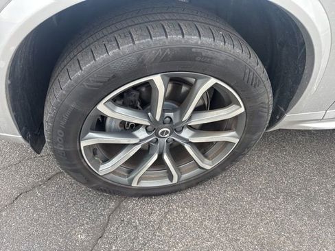 Used 2019 Volvo XC90 T5 Momentum w/ Multimedia Package image 20