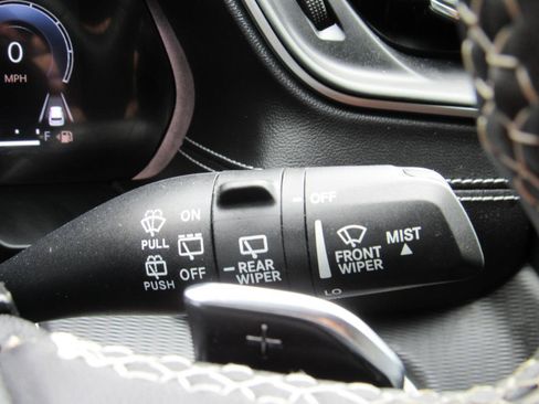 Used 2024 Jeep Grand Cherokee Laredo X AWD/4WD image 24