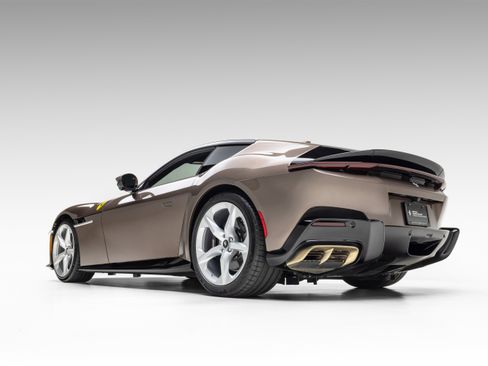 Certified 2025 Ferrari 12Cilindri image 9