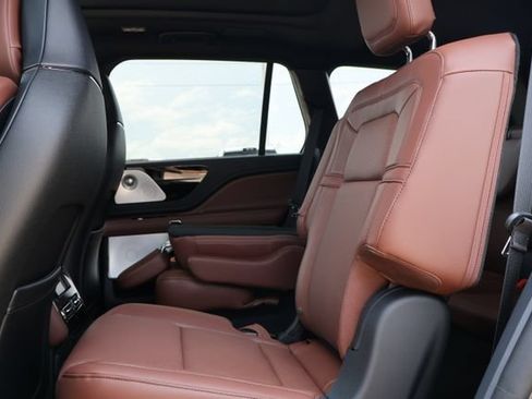 Used 2026 Lincoln Aviator Reserve w/ Equipment Group 201A AWD/4WD image 9