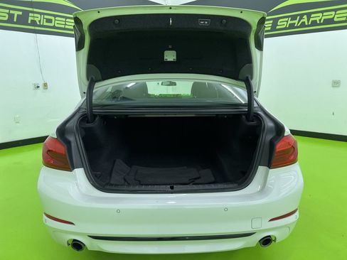 Used 2020 BMW 530i w/ Convenience Package RWD image 9