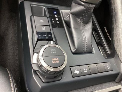 Certified 2024 Toyota Tacoma Limited w/ Limited Package (LT) AWD/4WD image 18
