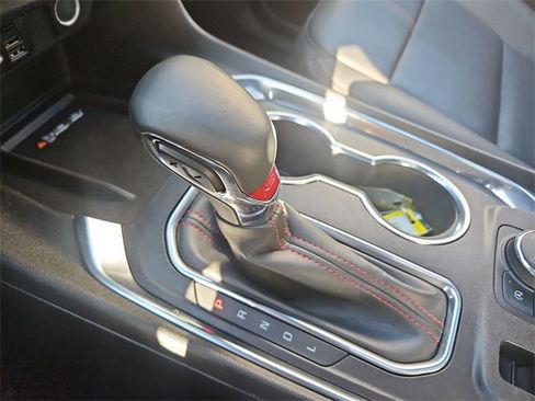 Certified 2023 Chevrolet Traverse RS image 16