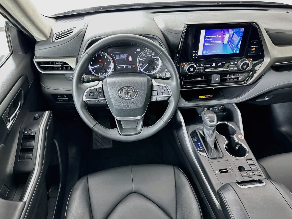 Certified 2025 Toyota Highlander XLE FWD image 21
