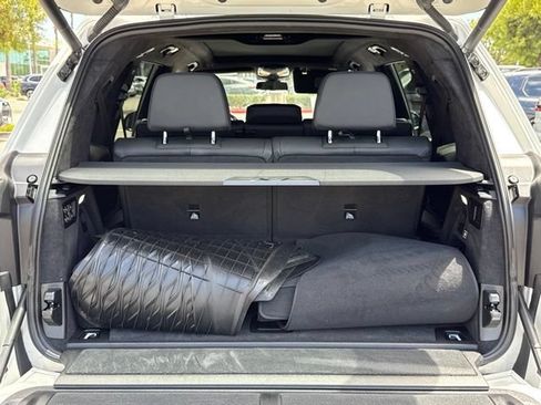 Certified 2024 BMW X7 xDrive40i w/ M Sport Package AWD/4WD image 16