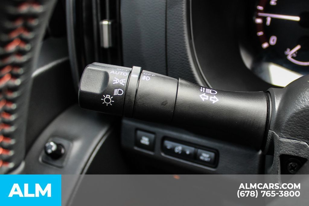 Used 2025 Nissan Frontier PRO-4X AWD/4WD image 29