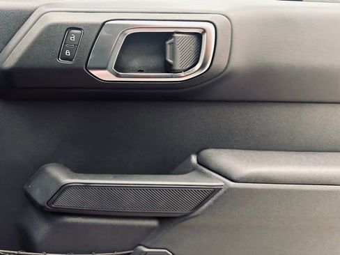 New 2025 Ford Bronco Badlands image 17