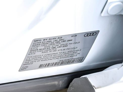 Used 2025 Audi Q5 e Premium Plus w/ Premium Plus Package image 26