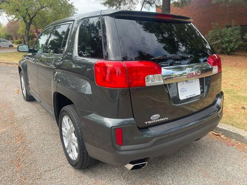 Used 2017 GMC Terrain SLE FWD image 3