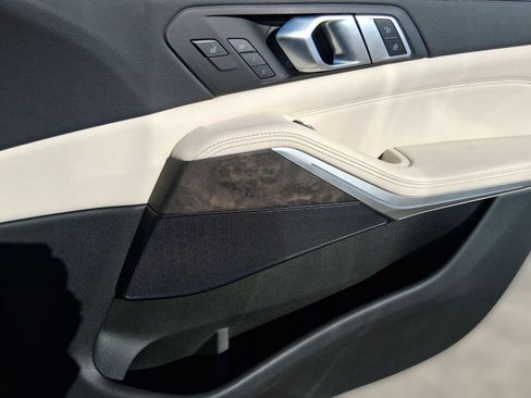 Certified 2022 BMW X5 sDrive40i w/ M Sport Package image 31