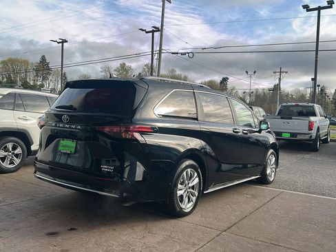 Used 2024 Toyota Sienna Limited AWD/4WD image 6