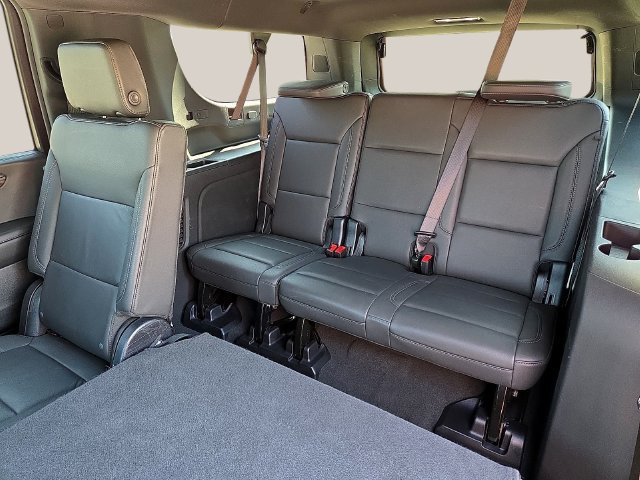 Certified 2025 Chevrolet Suburban LT AWD/4WD image 13
