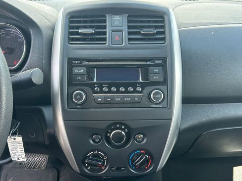 Used 2015 Nissan Versa SV FWD image 14