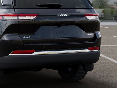 New 2025 Jeep Grand Cherokee Limited w/ MOPAR Finishing Package image 13