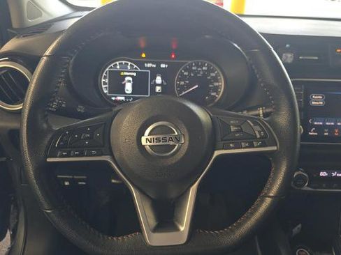 Used 2020 Nissan Versa SR w/ Convenience Package image 8