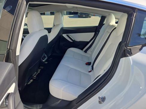 Used 2018 Tesla Model 3 Mid Range image 16