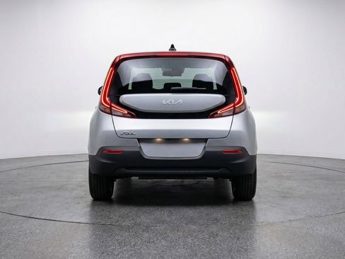 Used 2025 Kia Soul LX w/ LX Technology Package image 7