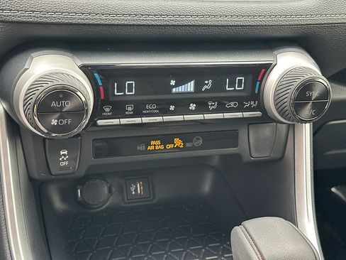 Used 2025 Toyota RAV4 LE AWD/4WD image 22