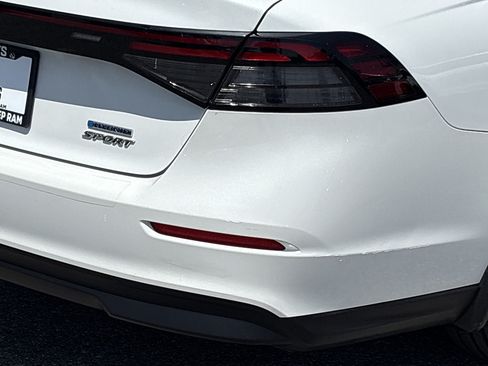 Used 2023 Honda Accord Sport image 4