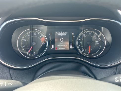 Used 2021 Jeep Cherokee Latitude Plus AWD/4WD image 19