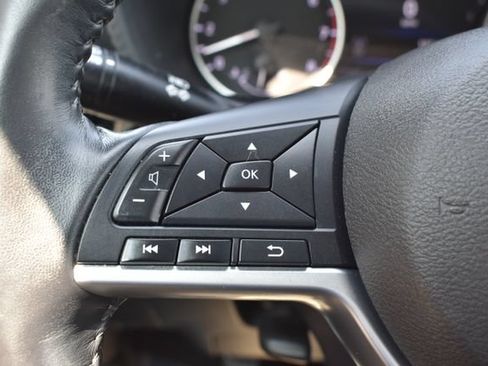 Used 2020 Nissan Sentra SV FWD image 23